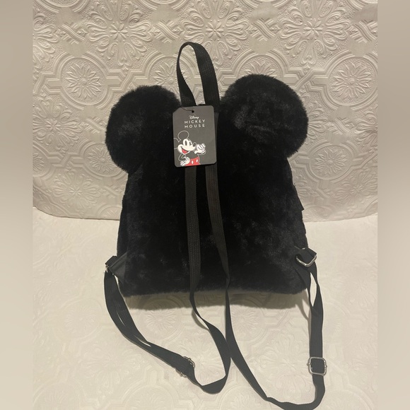 Bioworld x Disney’s Mickey Mouse Black Faux Fur Women’s adjustable backpack Nwt - Picture 2 of 9